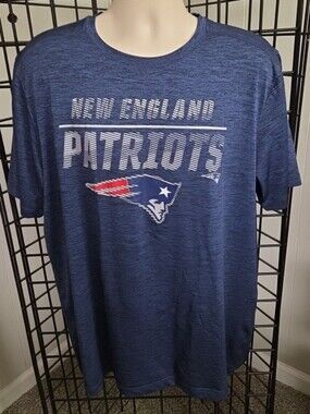 Majestic Navy New England Patriots Graphic Tee with Red & White Accent XL